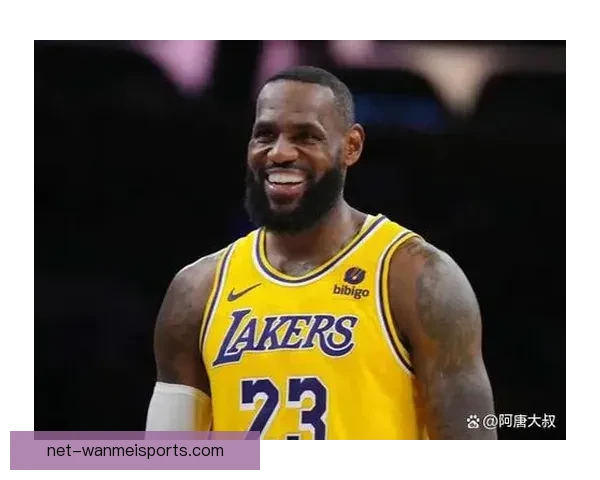 NBA季前赛热身赛战报：勇士险胜湖人，库里双20+，詹姆斯助攻创新高