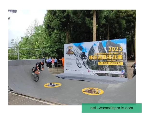 极限速降!挑战全新滑雪竞速赛道,冲刺创造无限速度记录 极限速降!挑战全新滑雪竞速赛道,冲刺创造无限速度记录