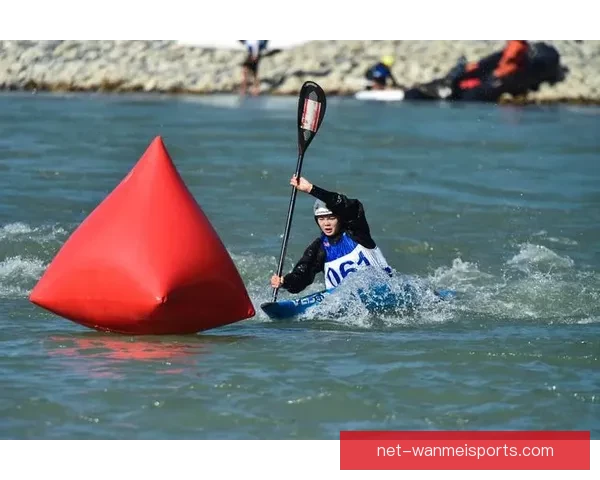 皮划艇冠军：挑战极限、征服浪潮、勇往直前