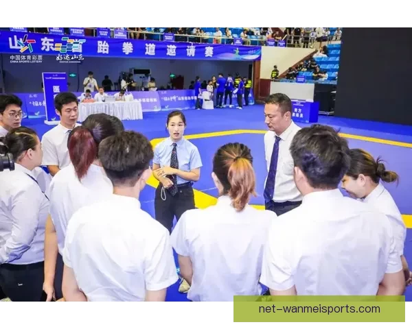 跆拳道杯赛：挥拳决战，勇者争锋。